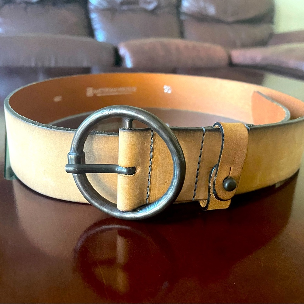 AMSTERDAM HERITAGE LEATHER BELT FOR JEANS.  NEW WITH OUT TAGS.  Women-M-90